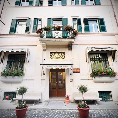 Monte Marsicano Hotel Pescasseroli Buitenkant foto