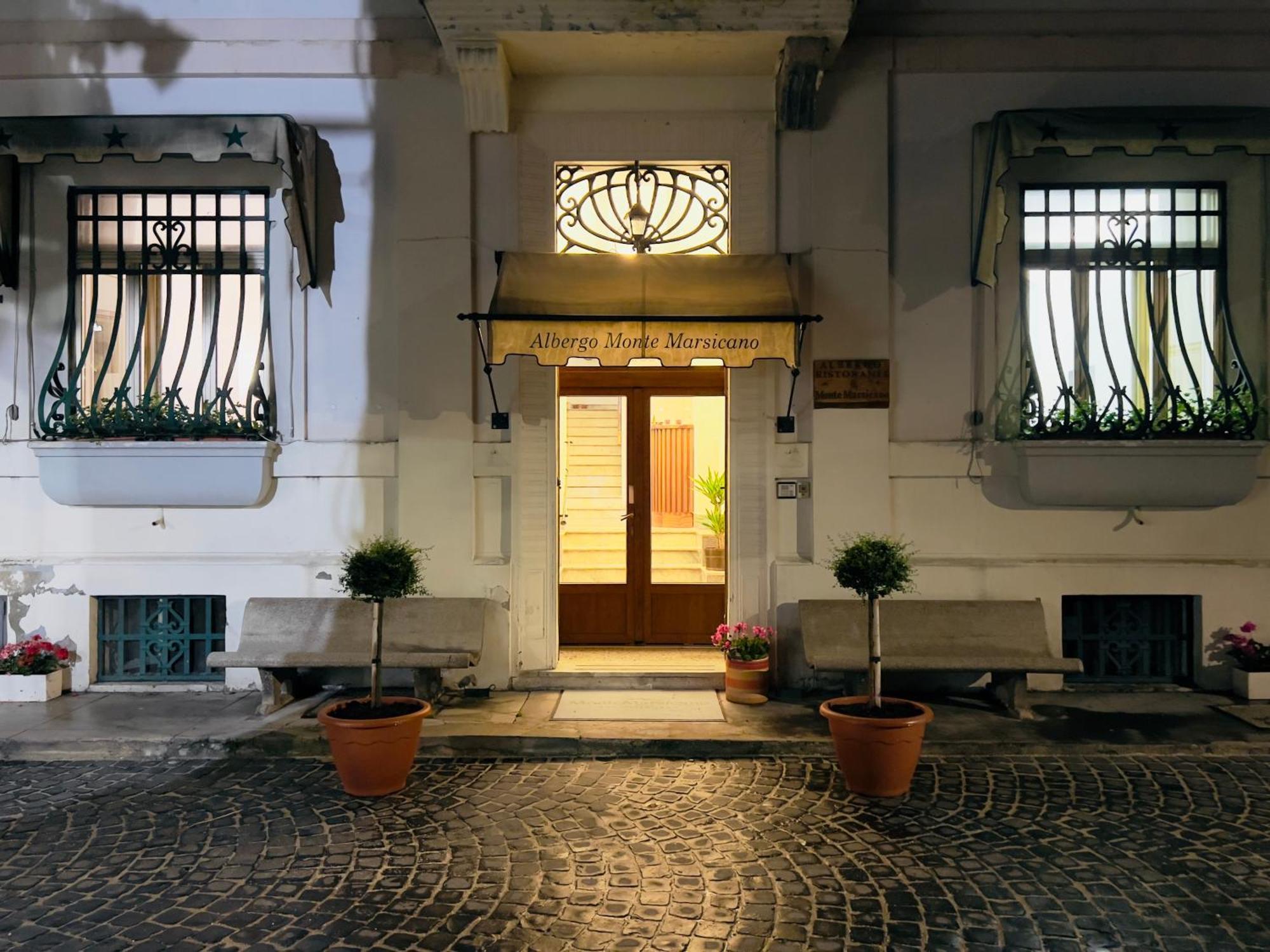 Monte Marsicano Hotel Pescasseroli Buitenkant foto