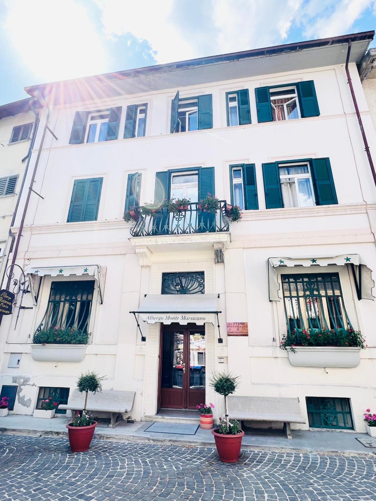 Monte Marsicano Hotel Pescasseroli Buitenkant foto