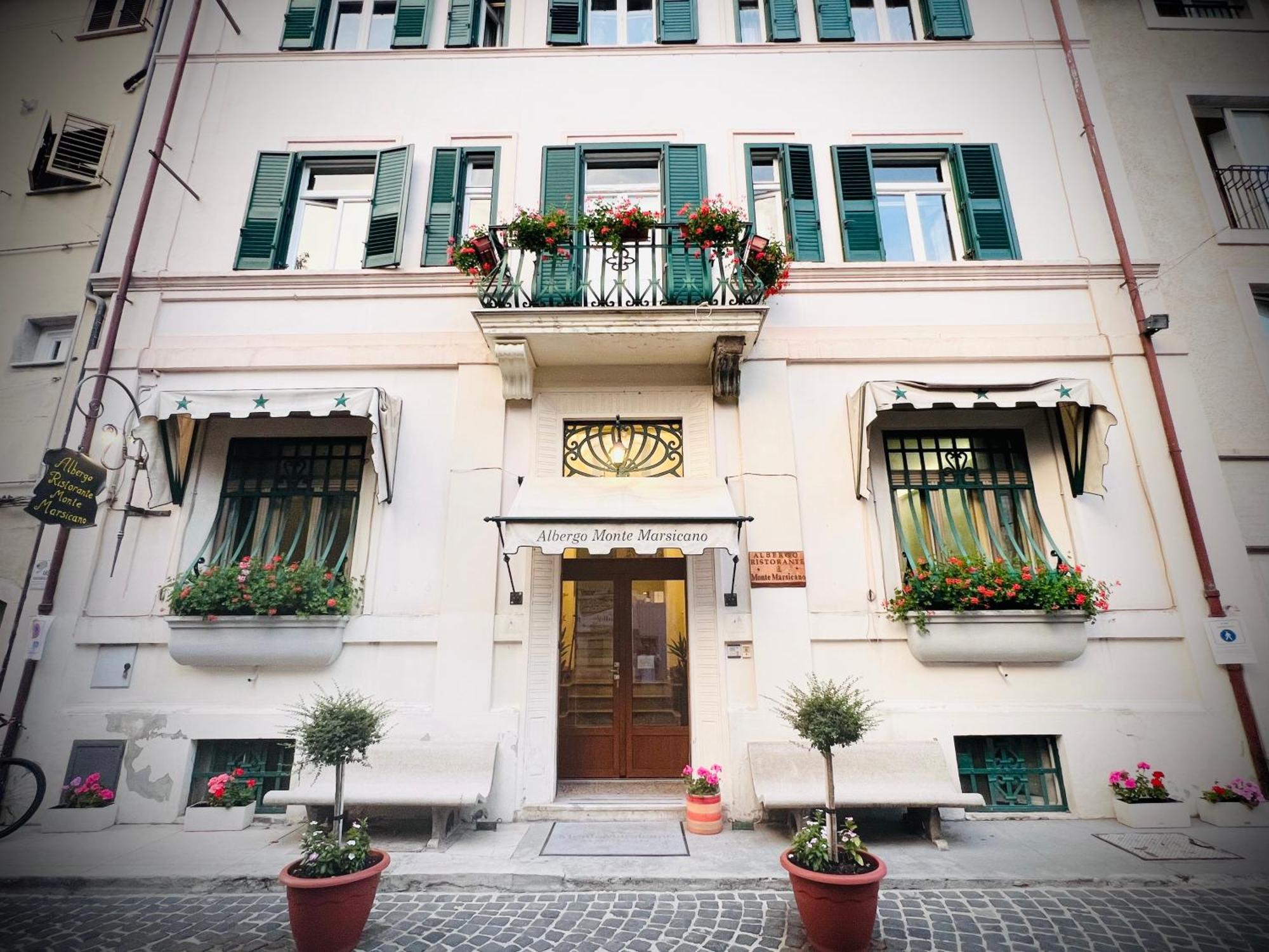 Monte Marsicano Hotel Pescasseroli Buitenkant foto